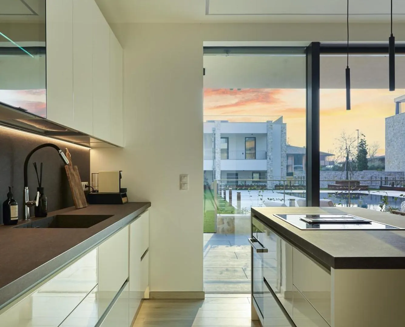Salvatorehomes - Pure Luxury In The Centre Of Bardolino With Pool & Private Garden - Casa Olivia - A 5 Star Luxury Collection At Lake Garda Apartment