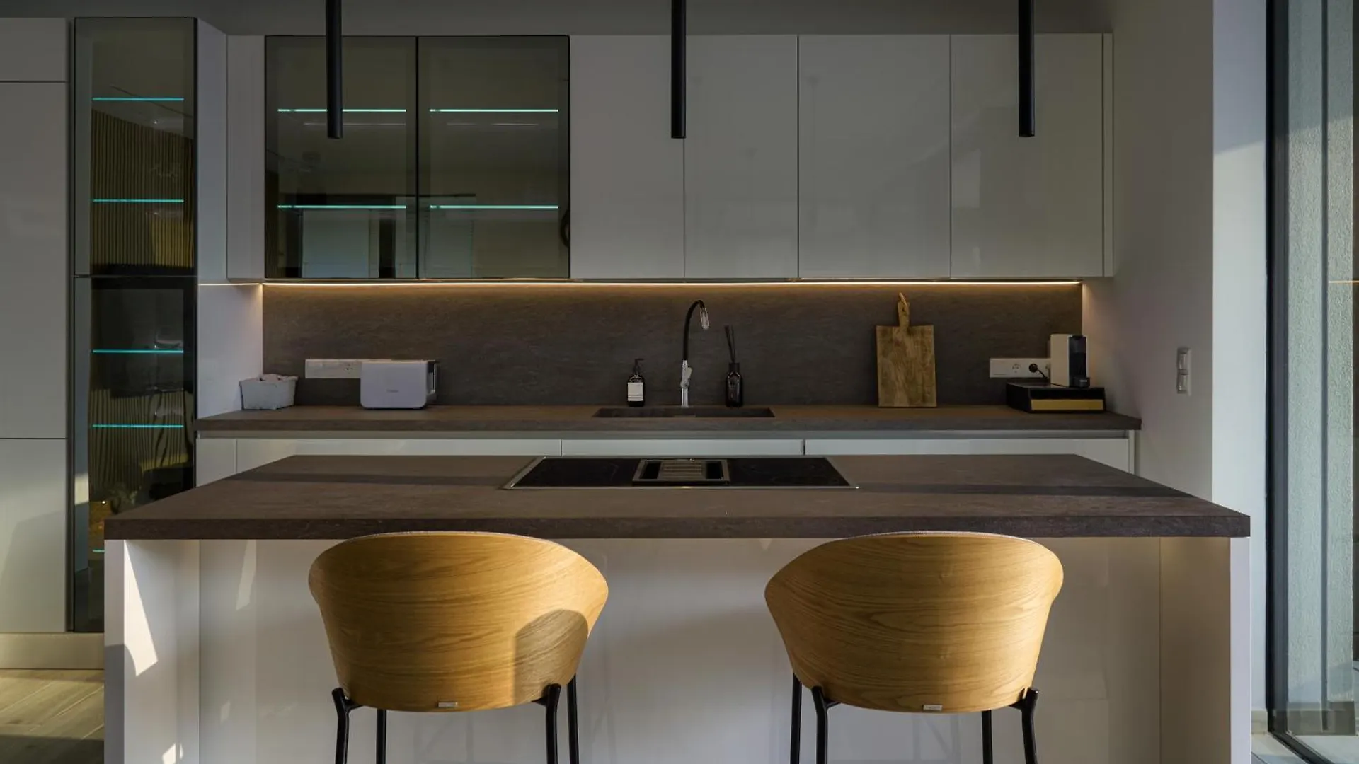 Salvatorehomes - Pure Luxury In The Centre Of Bardolino With Pool & Private Garden - Casa Olivia - A 5 Star Luxury Collection At Lake Garda Apartment