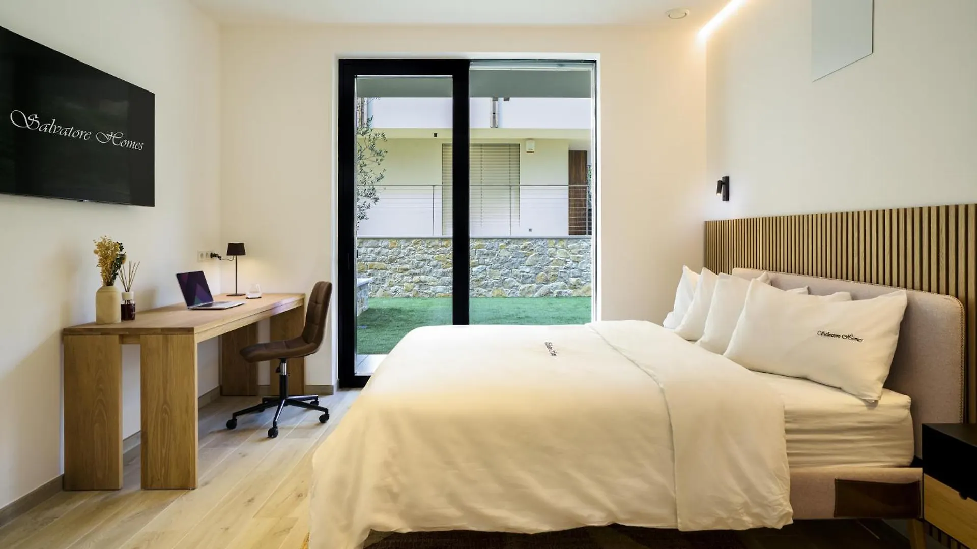Salvatorehomes - Pure Luxury In The Centre Of Bardolino With Pool & Private Garden - Casa Olivia - A 5 Star Luxury Collection At Lake Garda 0*,  Italy