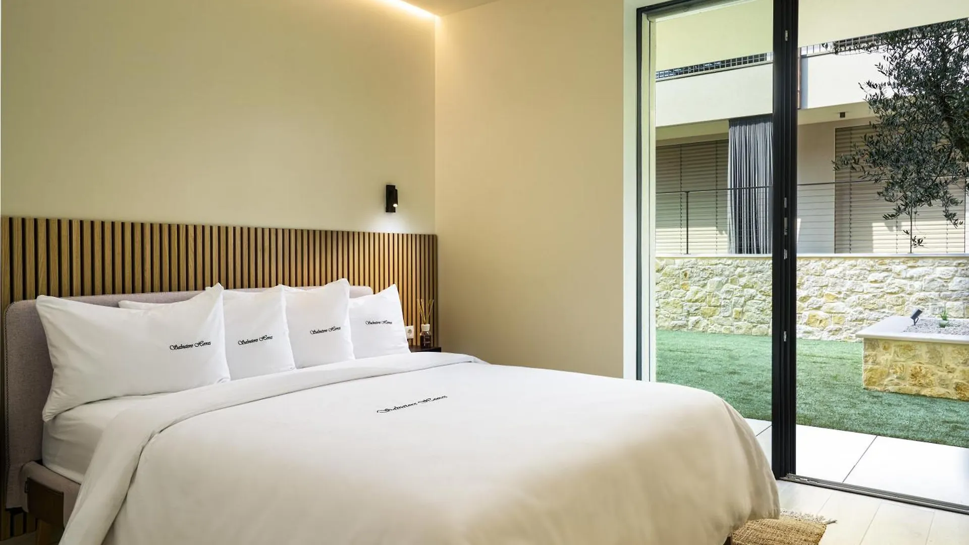 Salvatorehomes - Pure Luxury In The Centre Of Bardolino With Pool & Private Garden - Casa Olivia - A 5 Star Luxury Collection At Lake Garda