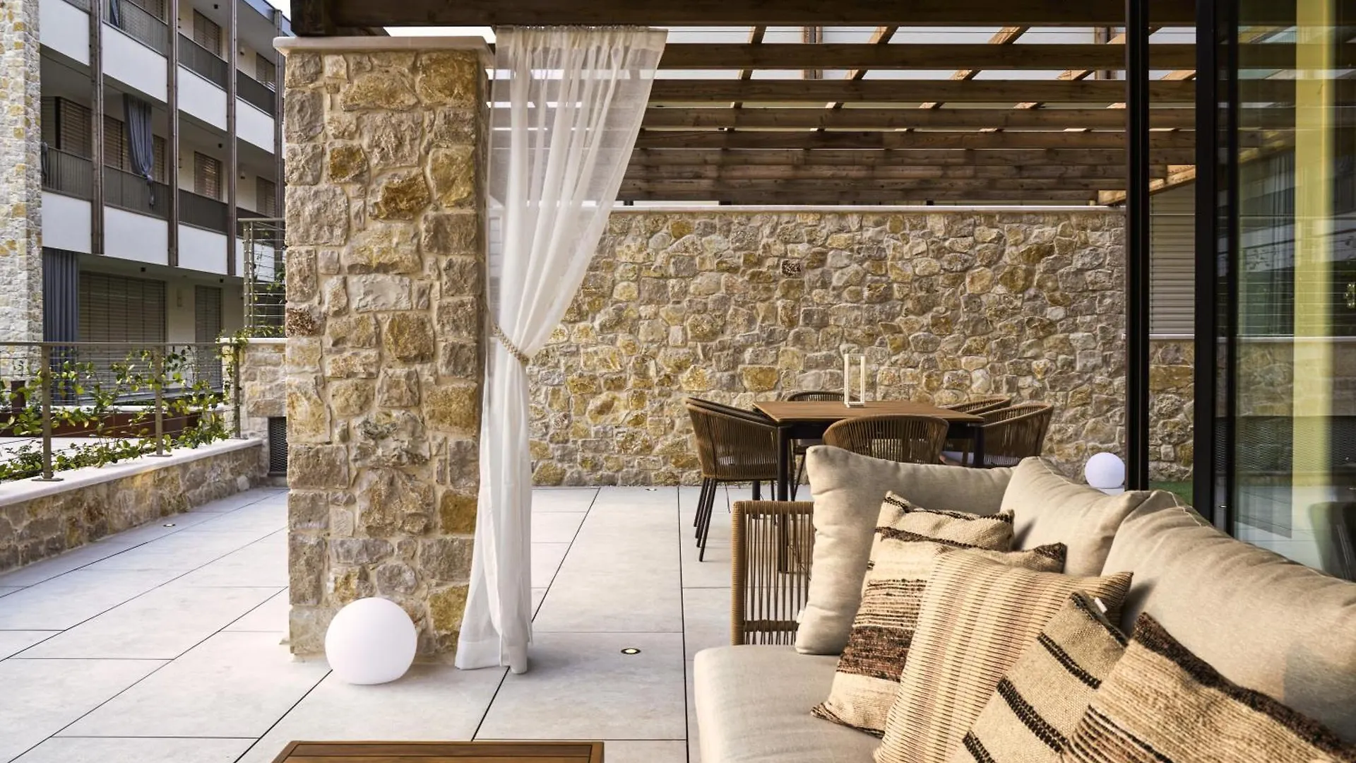 Salvatorehomes - Pure Luxury In The Centre Of Bardolino With Pool & Private Garden - Casa Olivia - A 5 Star Luxury Collection At Lake Garda