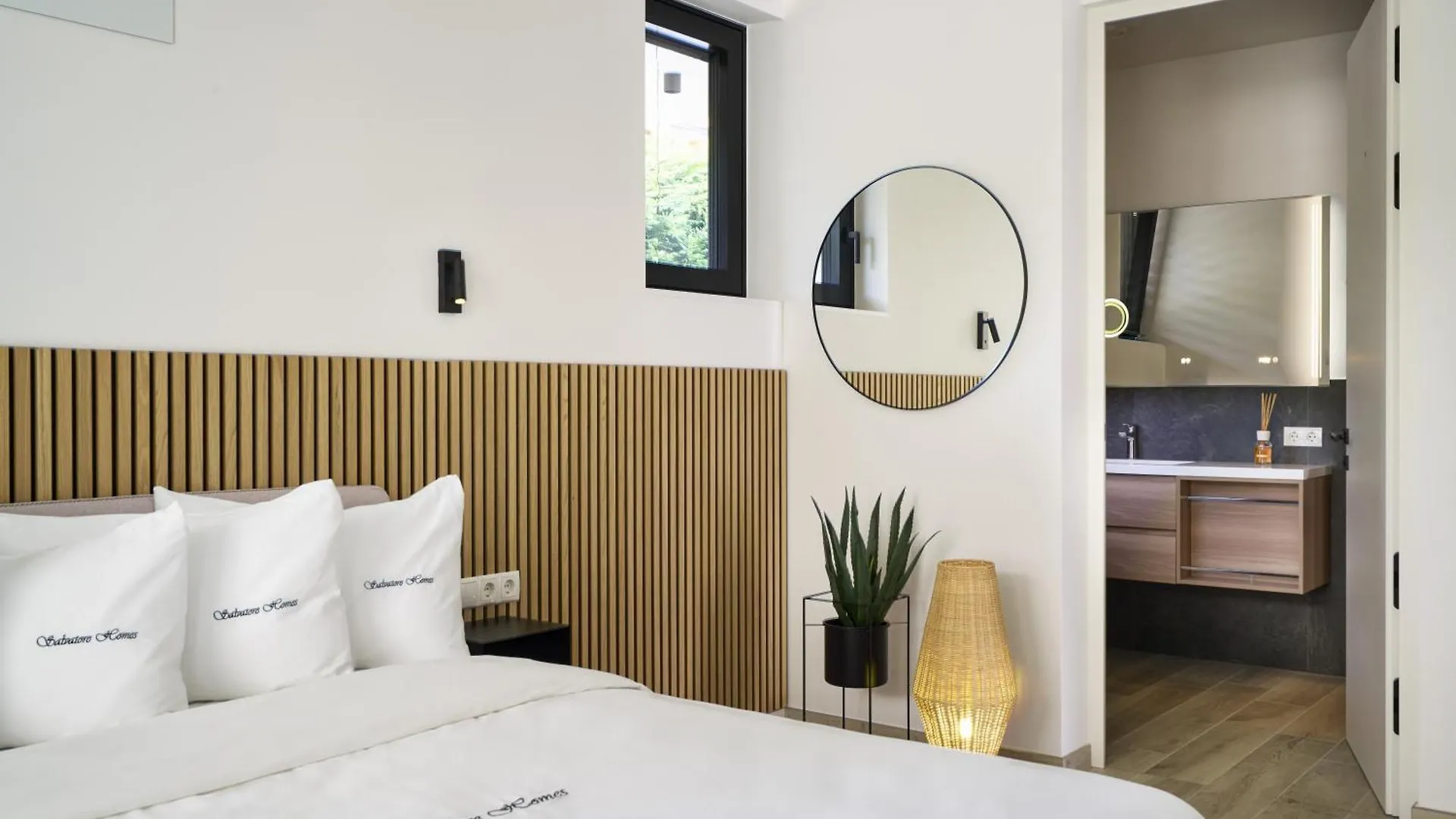Salvatorehomes - Pure Luxury In The Centre Of Bardolino With Pool & Private Garden - Casa Olivia - A 5 Star Luxury Collection At Lake Garda